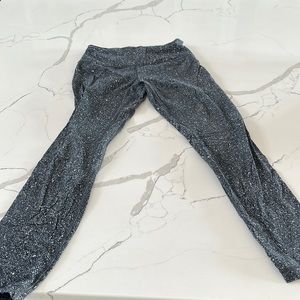 Lululemon. Black and white speckled leggings. EUC.